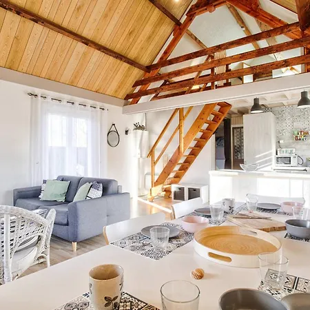 Chalet Lumineux Avec Grand Jardin Et Parking Prive A - Fr-1-788-55