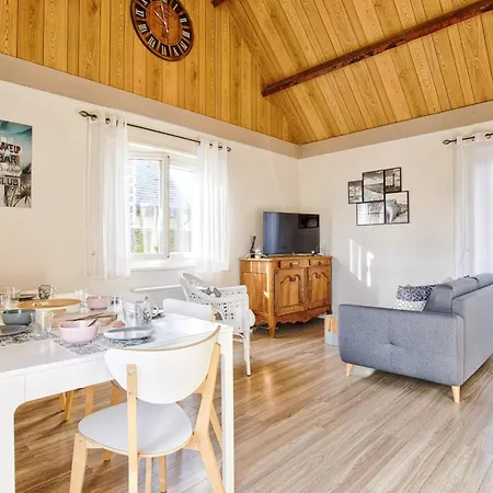 Lumineux Avec Grand Jardin Et Parking Prive A - Fr-1-788-55 * Мервиль-Франсвиль