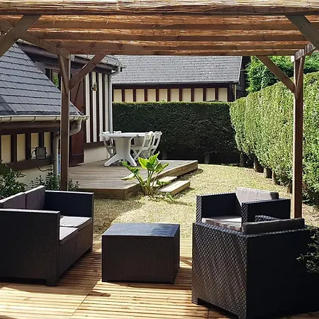 Lumineux Avec Grand Jardin Et Parking Prive A - Fr-1-788-55 Merville-Franceville-Plage