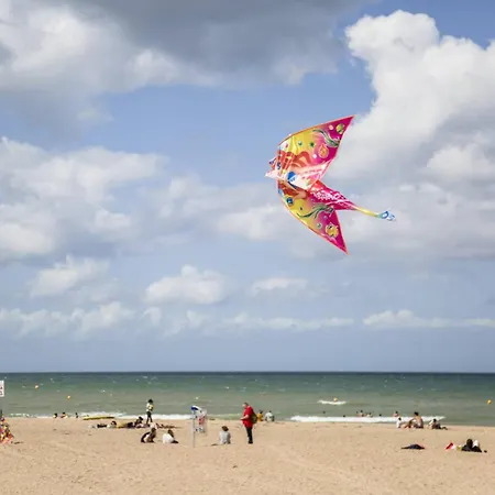 Chalet Lumineux Avec Grand Jardin Et Parking Prive A - Fr-1-788-55