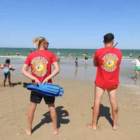 Lumineux Avec Grand Jardin Et Parking Prive A - Fr-1-788-55 Chalet *