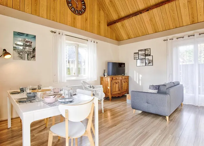 Lumineux Avec Grand Jardin Et Parking Prive A - Fr-1-788-55 * Merville-Franceville-Plage