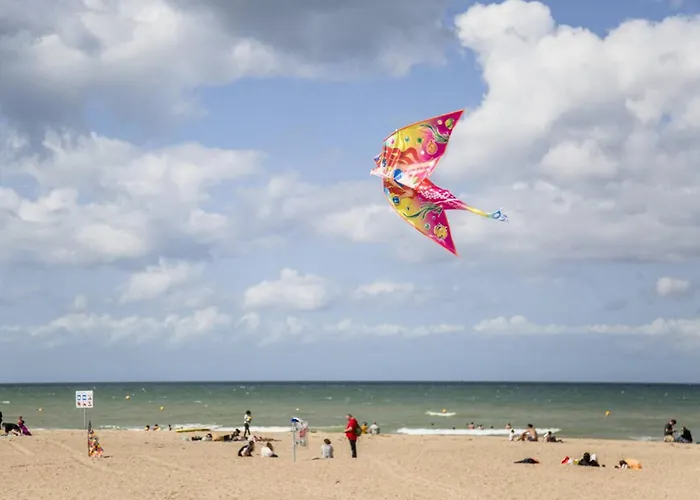 Chalet Lumineux Avec Grand Jardin Et Parking Prive A - Fr-1-788-55